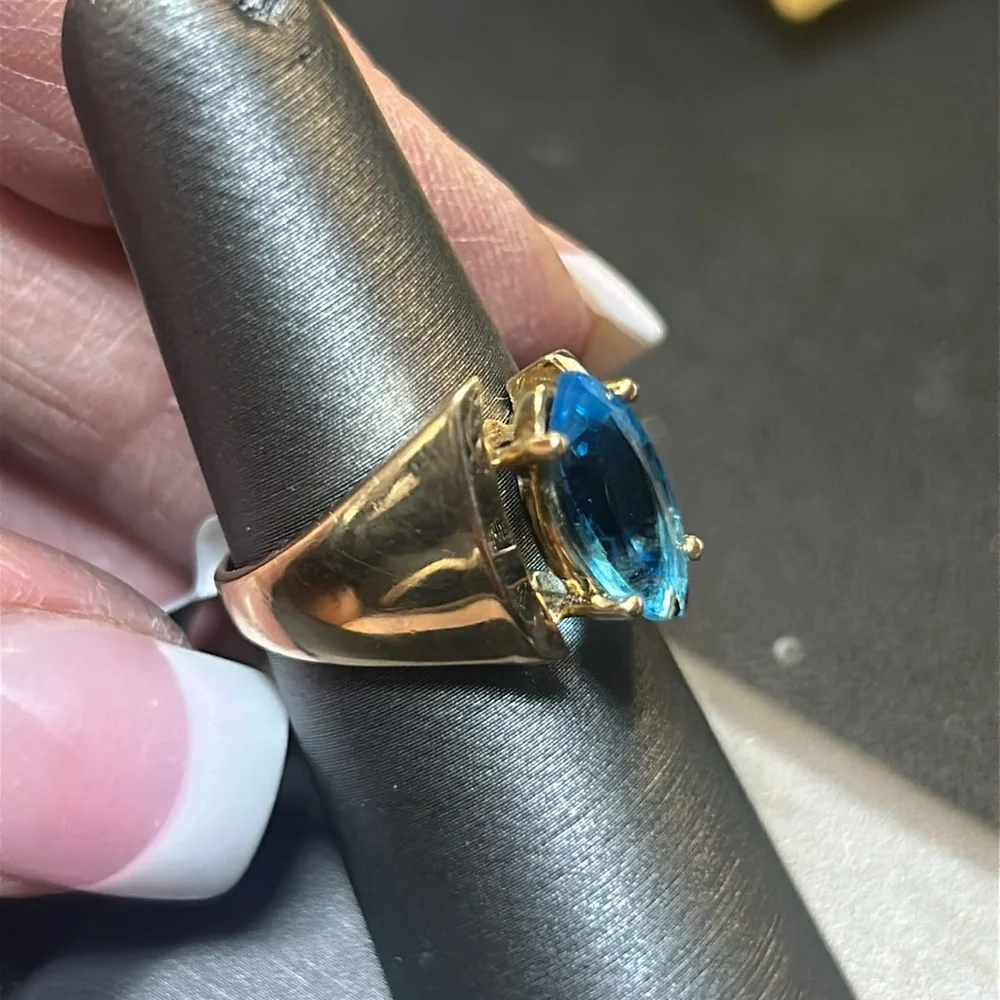 240431 14k yg Blue Topaz sz 6.5 - Picture 2 of 3
